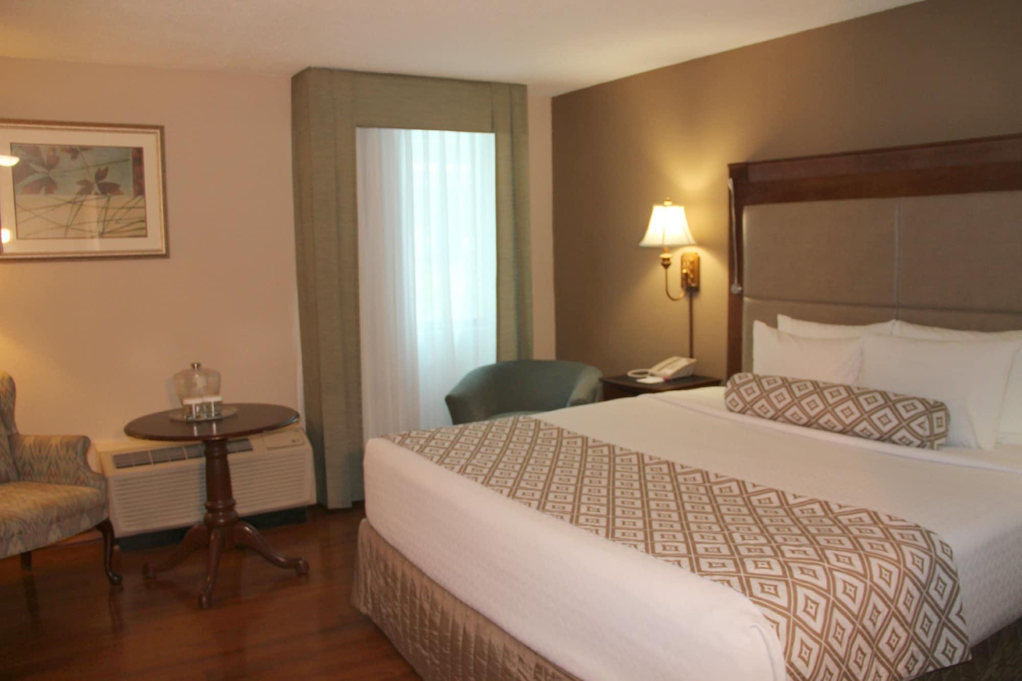 Plaza & Extended Hotel 4*